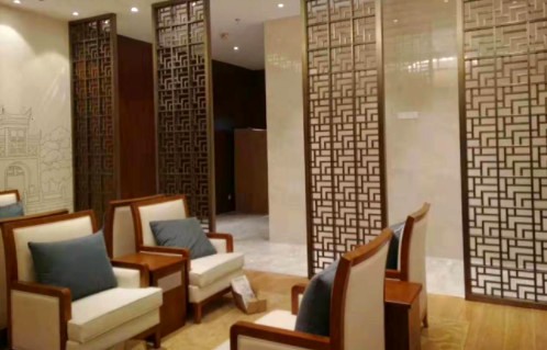 酒店不銹鋼屏風(fēng)安裝應(yīng)該注意什么？